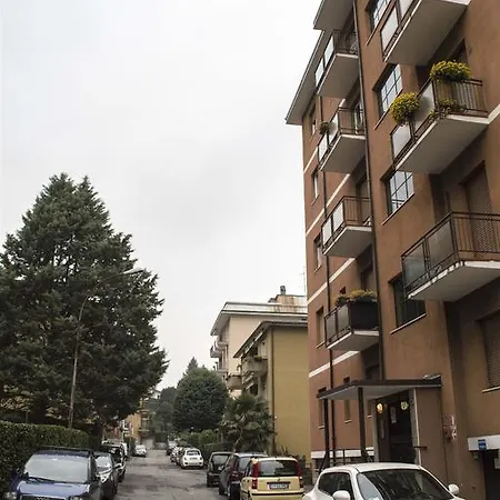 Hirondelle Комо